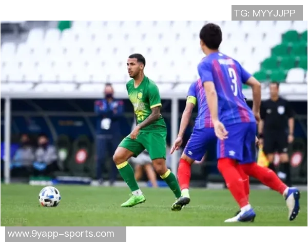 麦克阿瑟精彩突破连过数人恩加德乌因战术犯规被黄牌警告