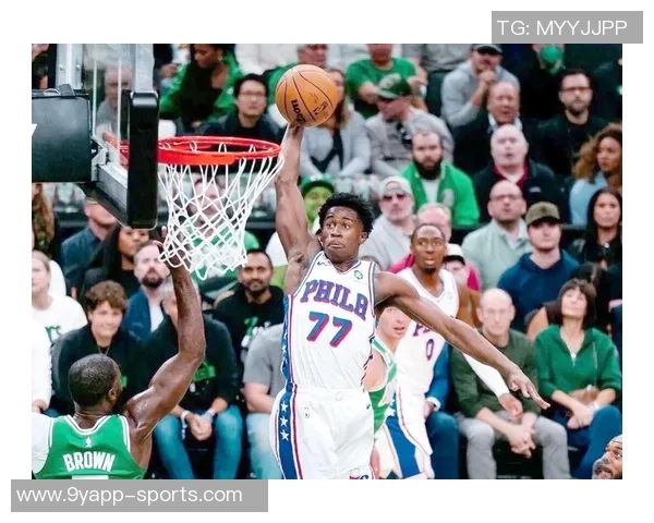 埃奇库姆自信满满精准把握得分机会展现出色表现